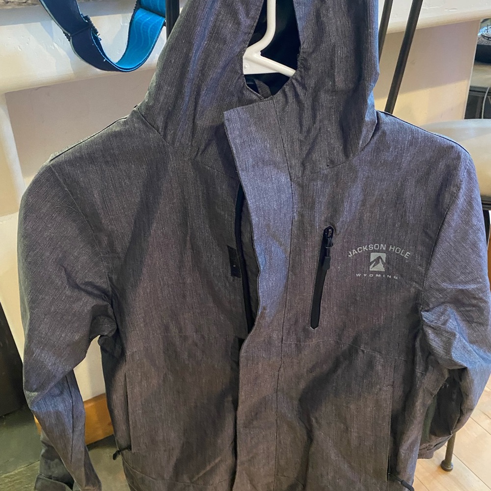 Jackson hole lightweight shell size10